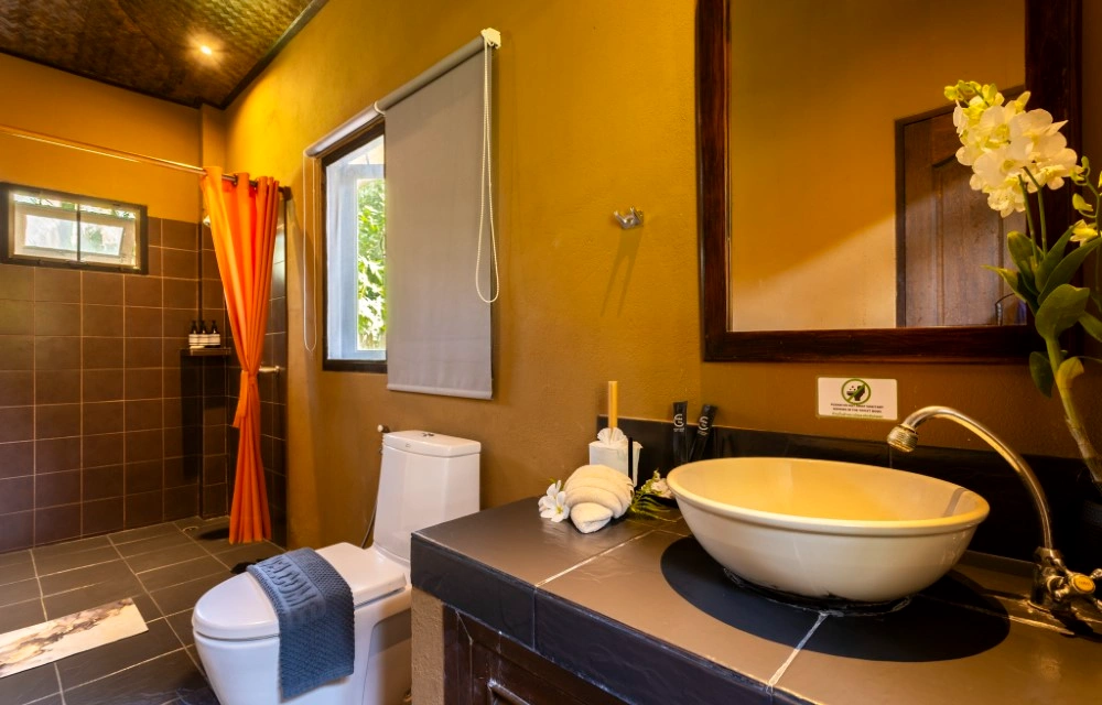 Melina's monkey house and whale bar Slider Pictures